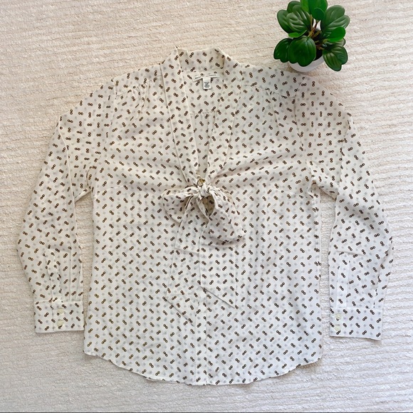 Banana Republic petite monogram silk blouse - Picture 2 of 11